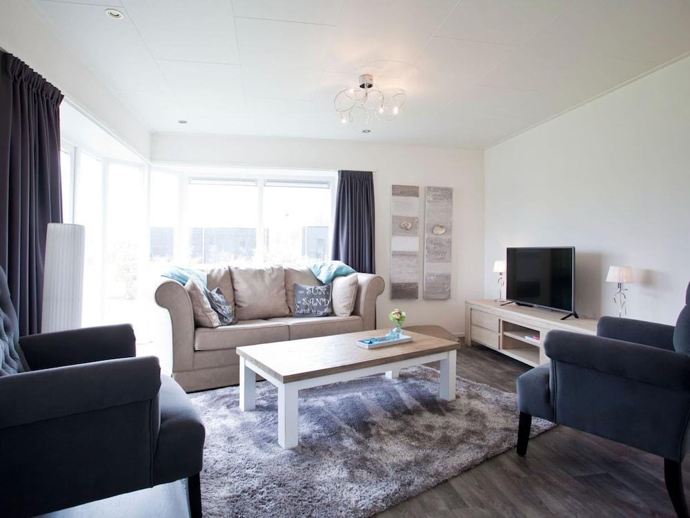 Chalet in Breskens With Garden