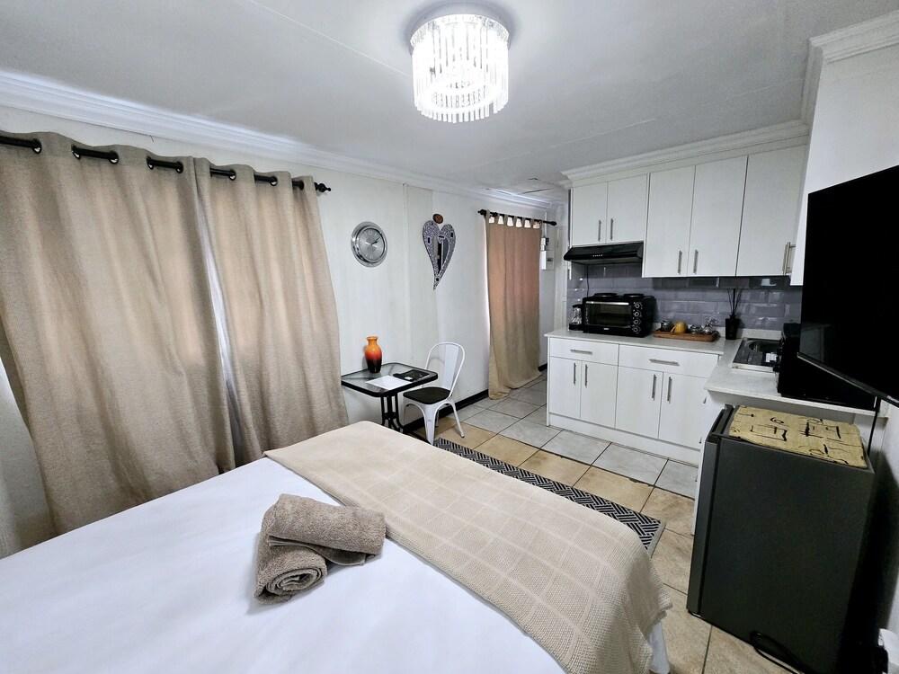 Waterfall City Guest Lodge