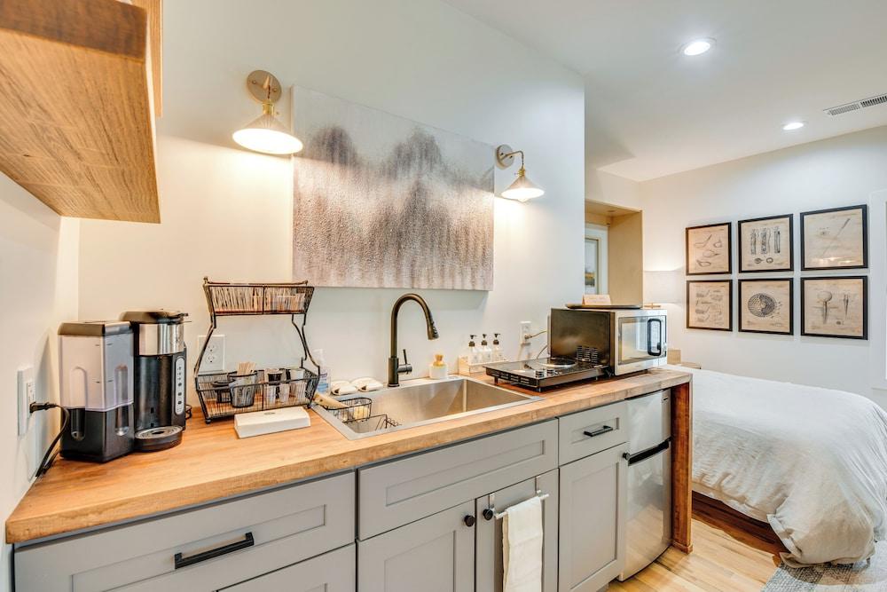 Wfh-friendly Studio - 5 Mi to Downtown Atlanta!