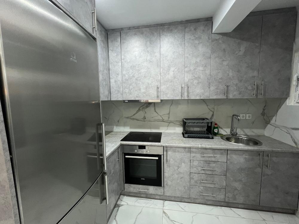 Kallithea Gripari Modern Apartment