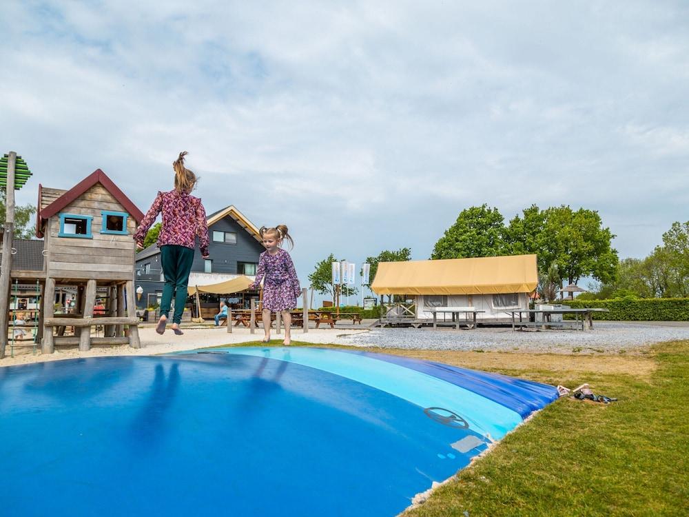 Comfortable Glamping Tent With Wifi in Limburg