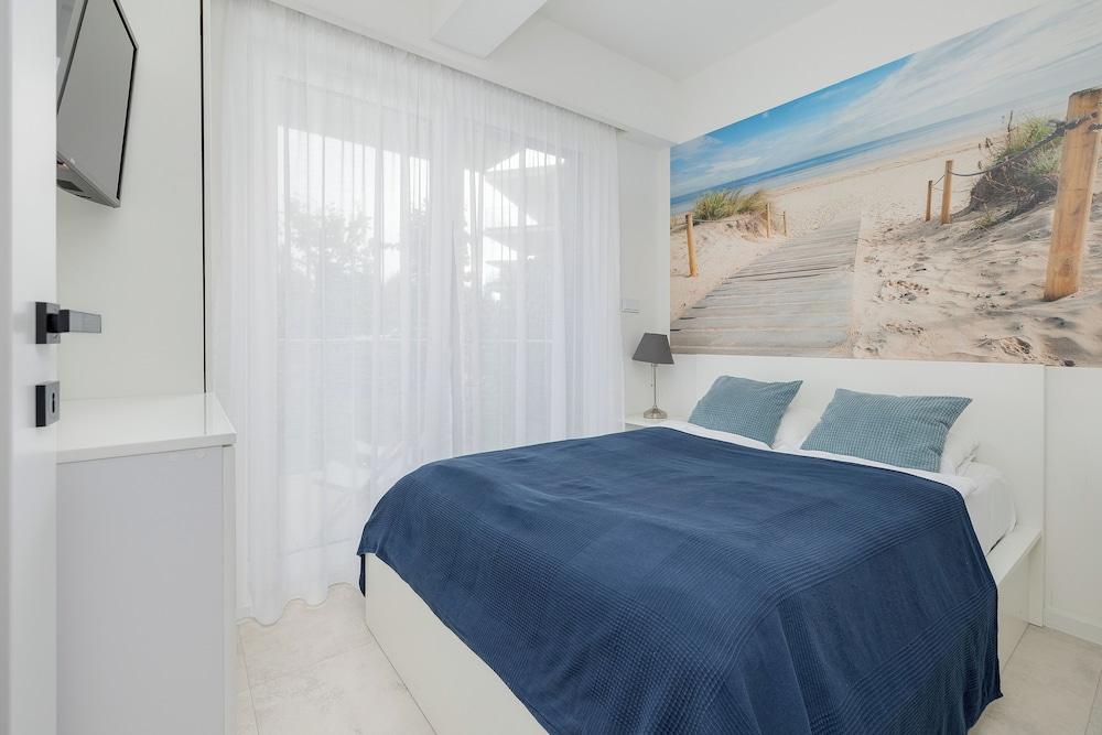 Klifowa Resort Rewal by Renters Prestige