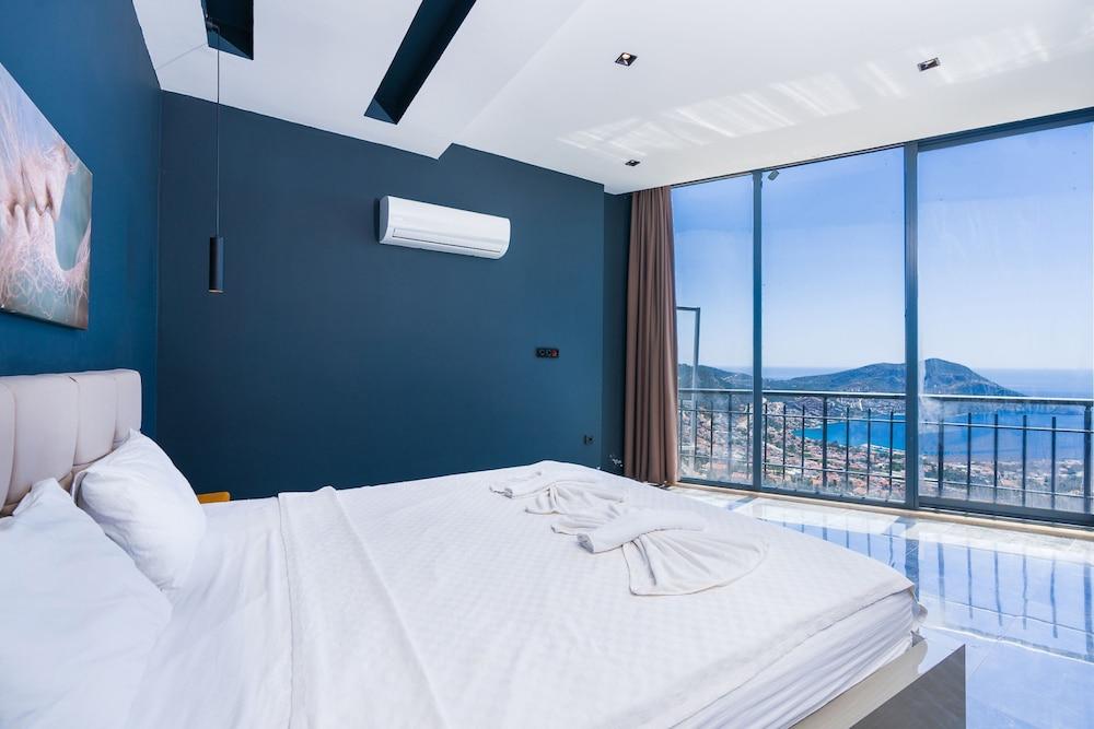 Lux Villa With Jacuzzi Inf Pool - All Rooms w AC