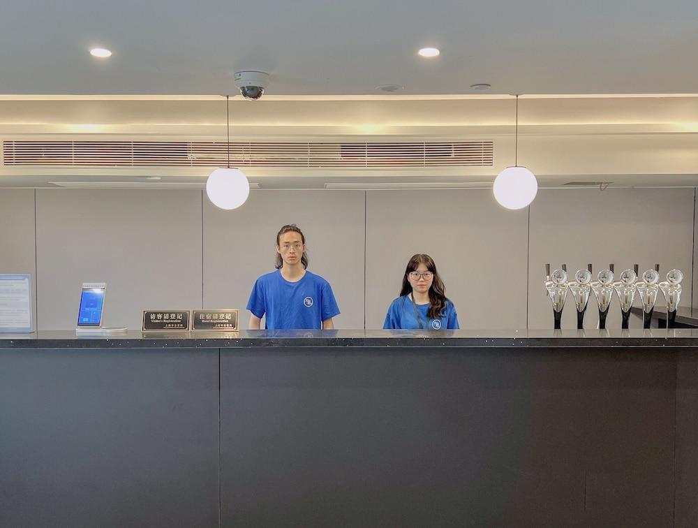 Dayin International Youth Hostel - People's Square & Old Town