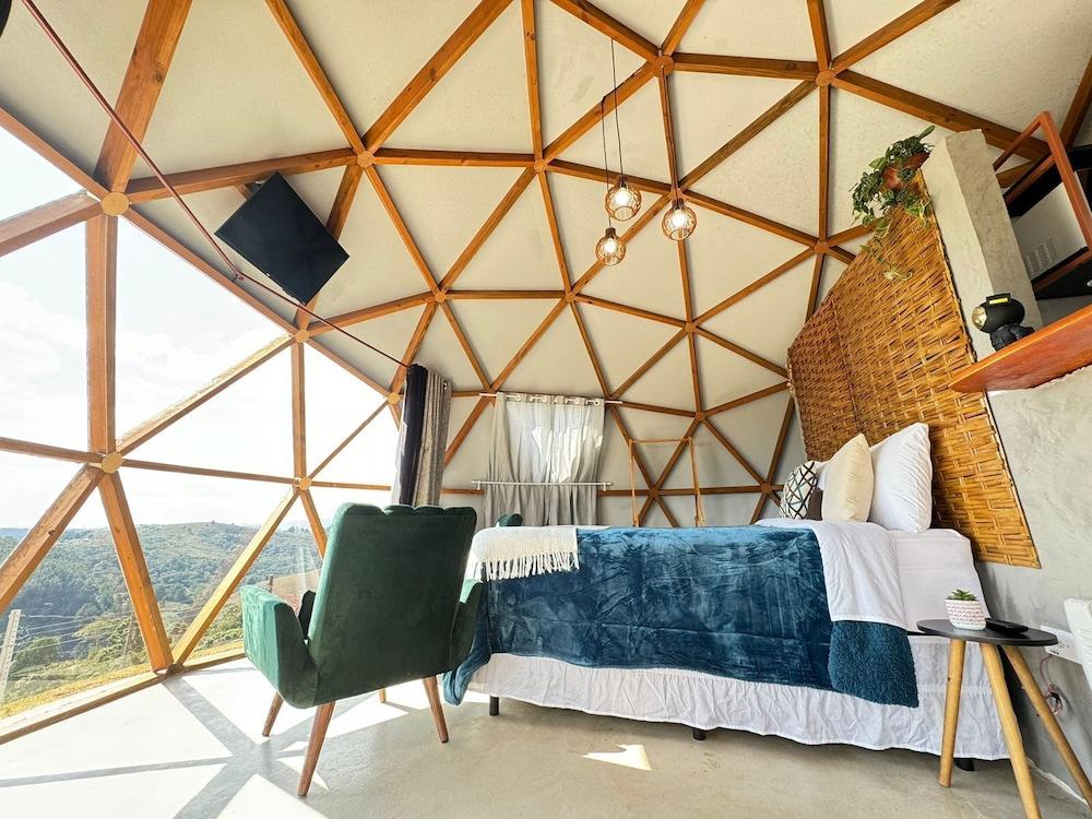 Domo Geodésico com banheira