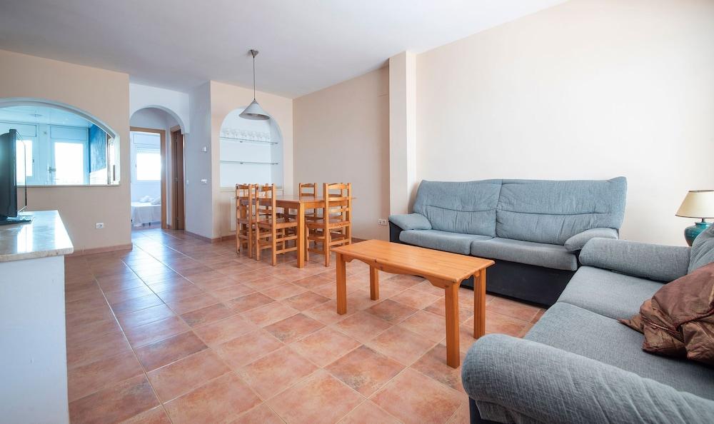 R142 - B4 Manila Resort Centrales