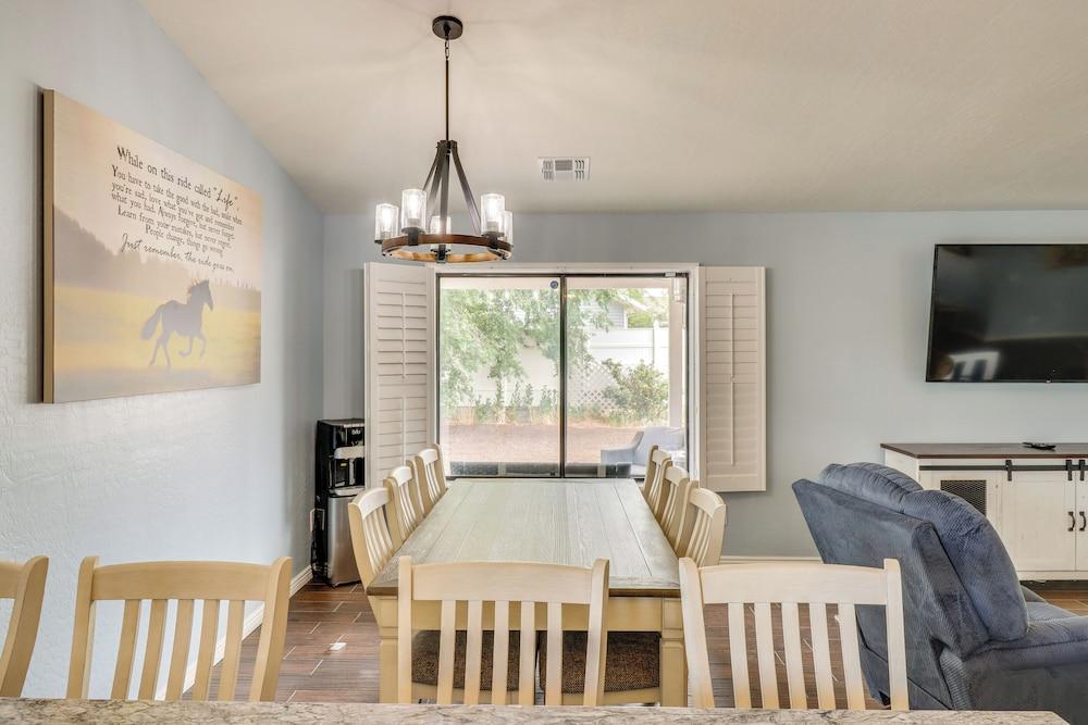 Private Hot Tub: Show Low Home 3 Mi to Lake