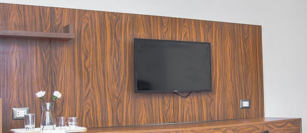 Gaia Pyramids View INN