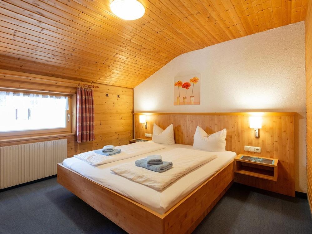 Spacious Apartment With Solarium