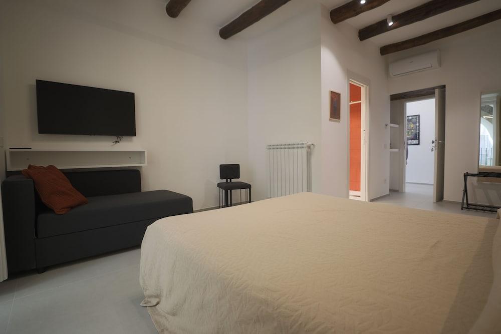 DESIDERIO GUEST HOUSE