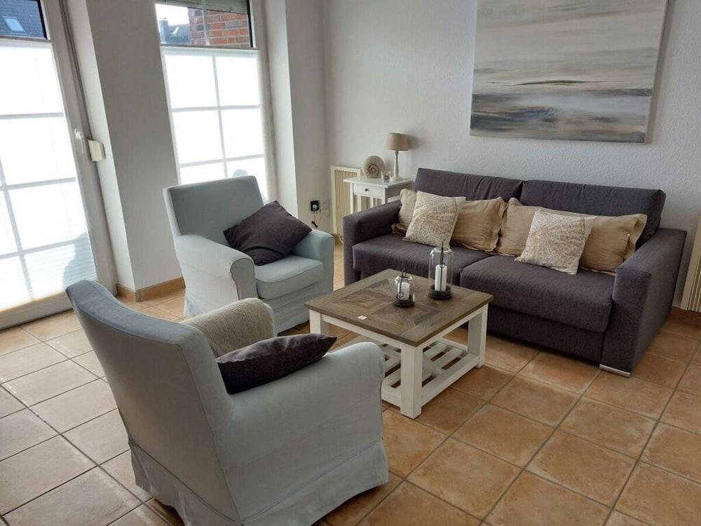 Sky Blue Comfortable Holiday Residence