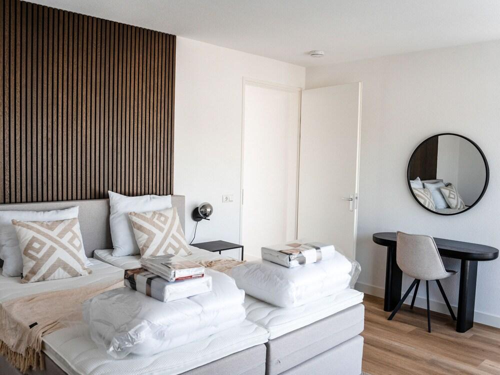 Water Villa With Garden and Jetty Near Harderwijk