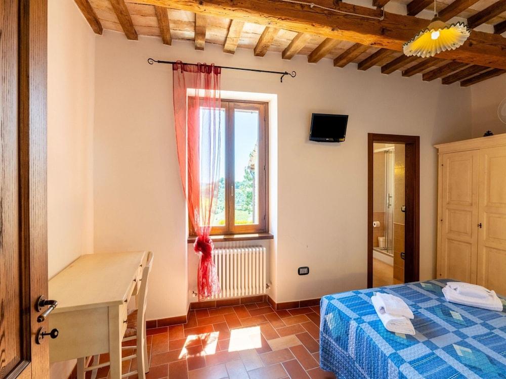 Italian Farmhouse With Pool