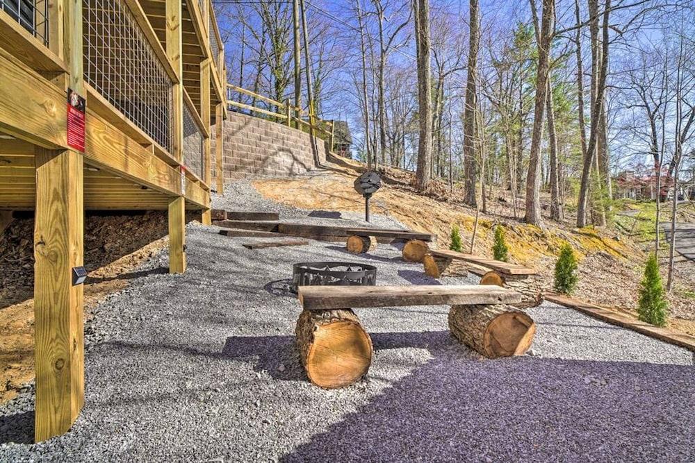 Sevierville Fun Games Hot Tub