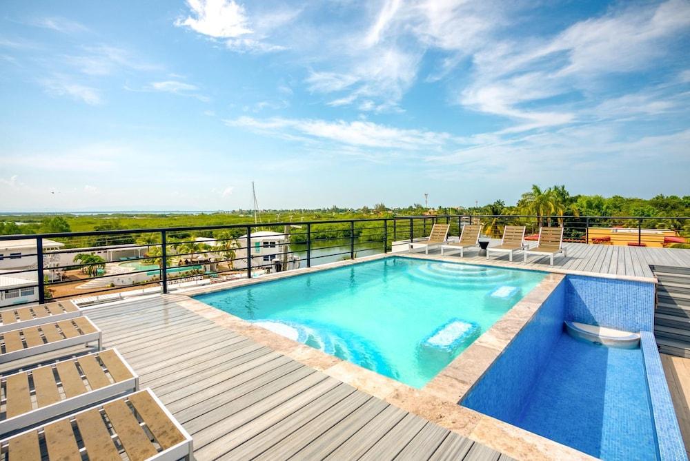 Oceanfront Sunset Gecko Condo - Ground Floor 1B