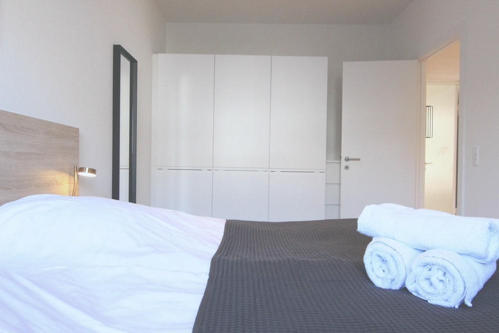 Wonderful 2-bed w Balcony