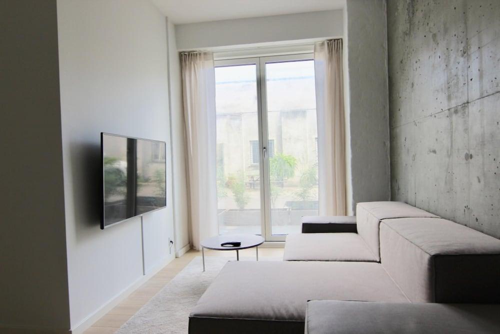 Cool 1-bed w new Yorker Vibes and Private Terrace