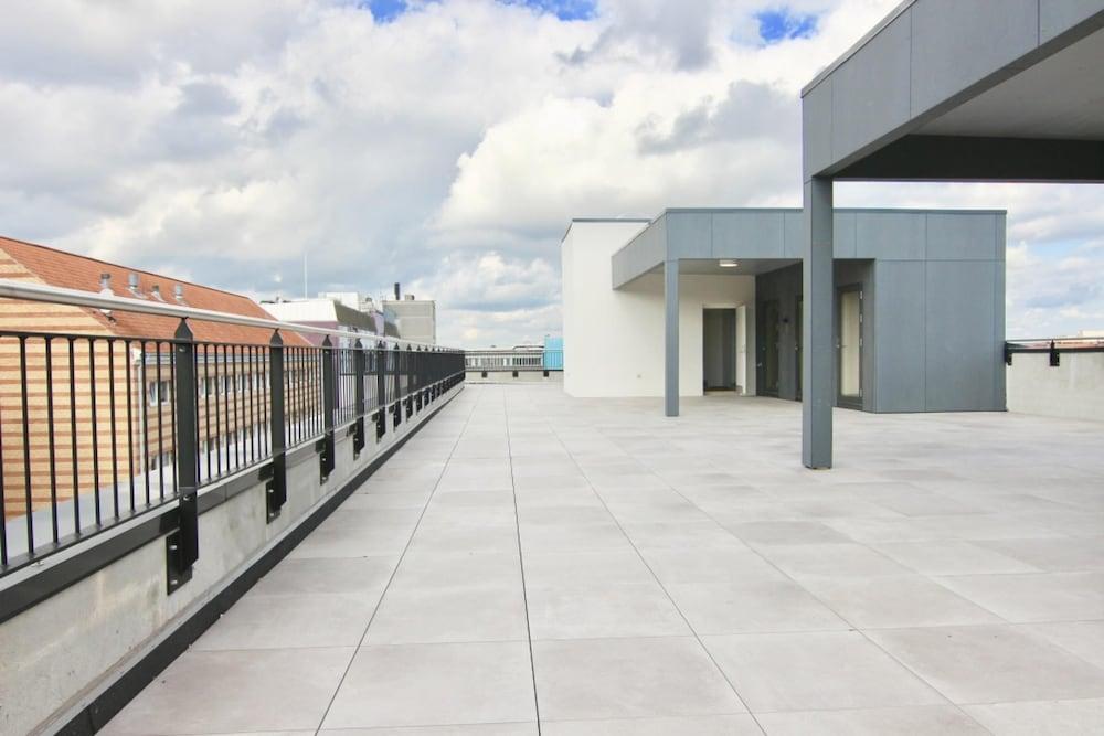 Cool 1-bed w new Yorker Vibes and Private Terrace