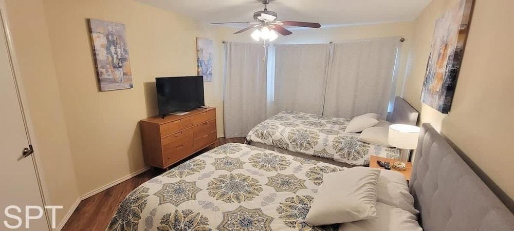 Gulfpoint 1302 1 Bedroom Condo by RedAwning