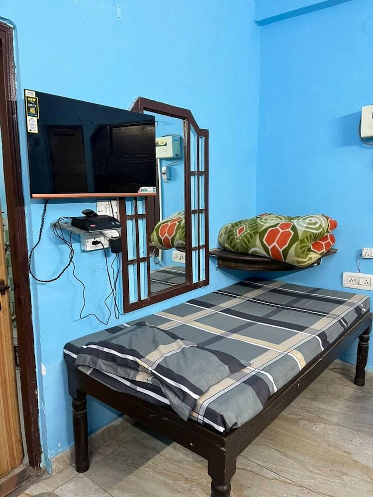 Bhaskar Hotel By GRB