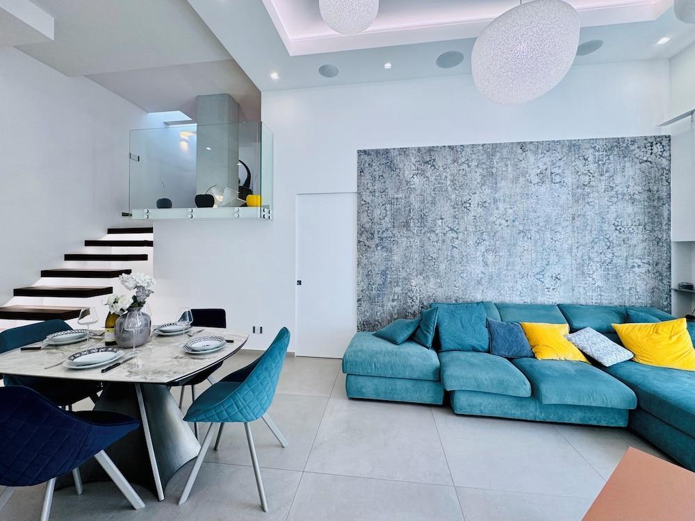 YourHome - AC Luxury House