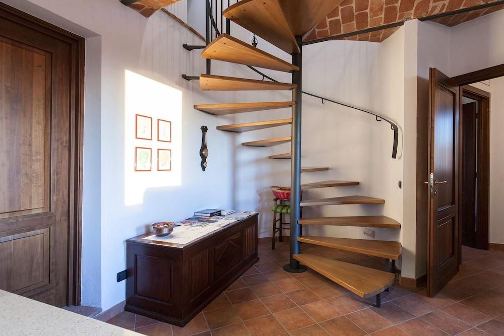 The Grape Pergola House