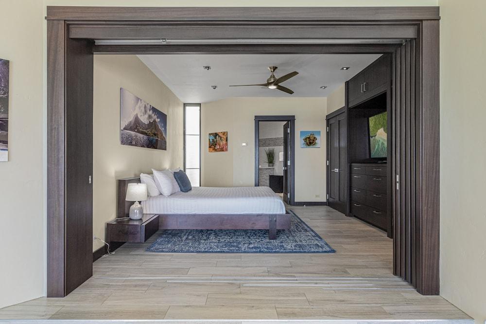 Puu Poa 407 2 Bedroom Condo by RedAwning