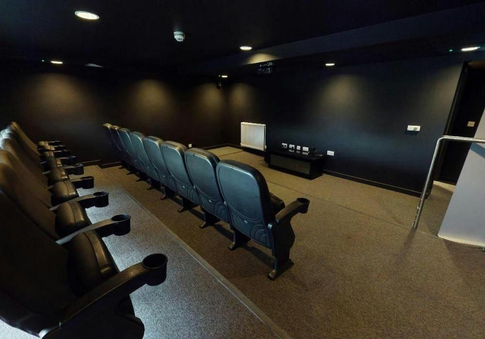 Student Only Private Room at Collingwood