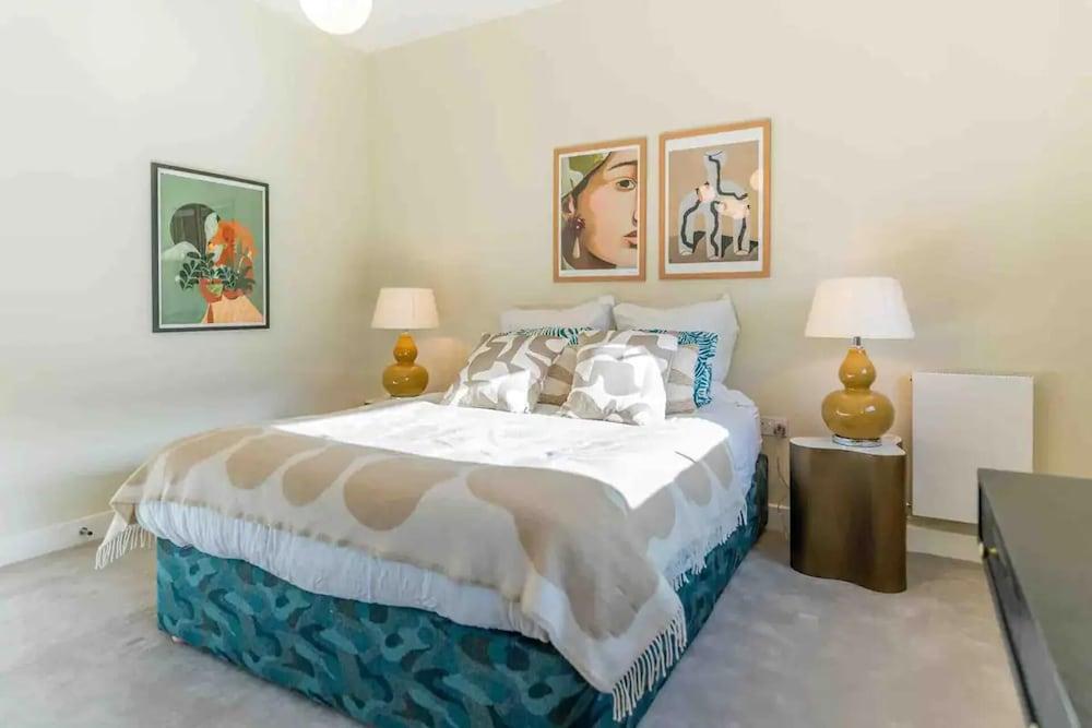 London Oasis - Spacious 4 Bedroom House