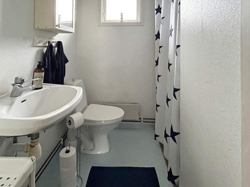 Cosy Cottage With Garden-by Traum