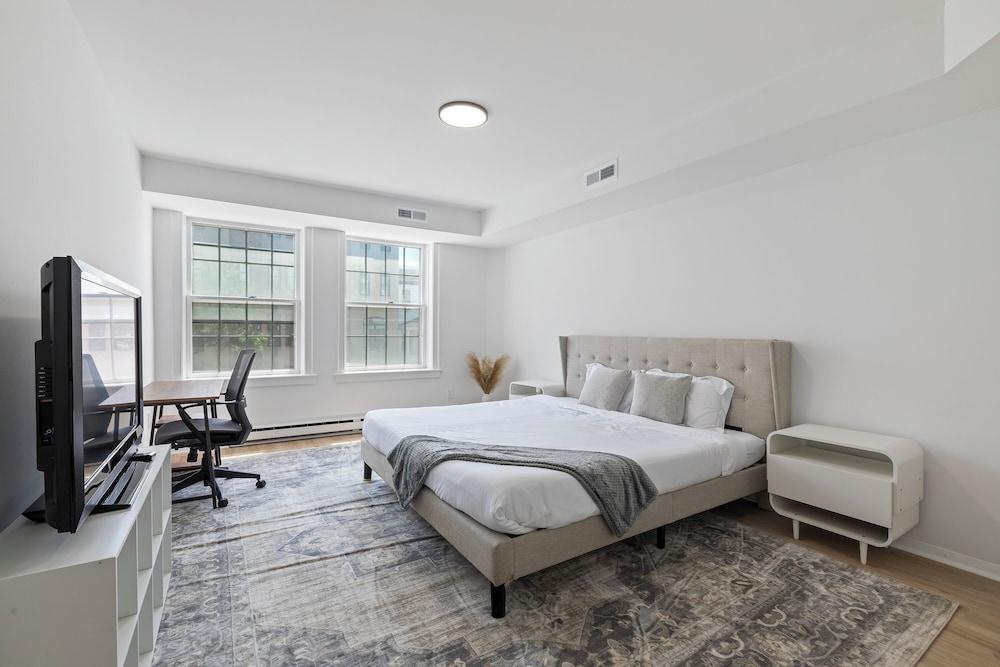 The Gallery Unit 201