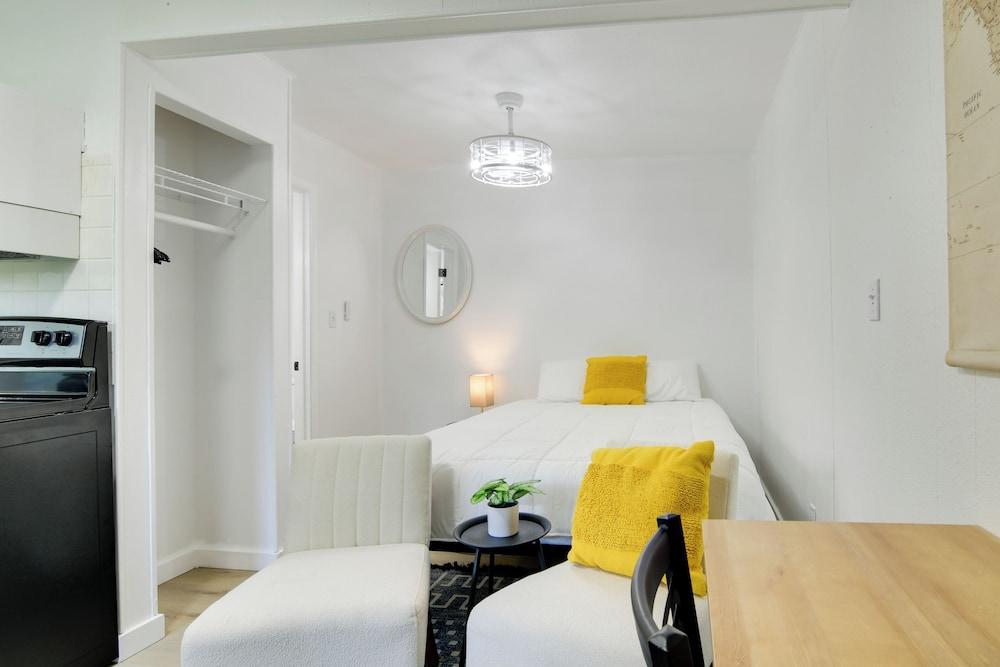 Charming Studio w/ Pool & Table Rock Lake Access!