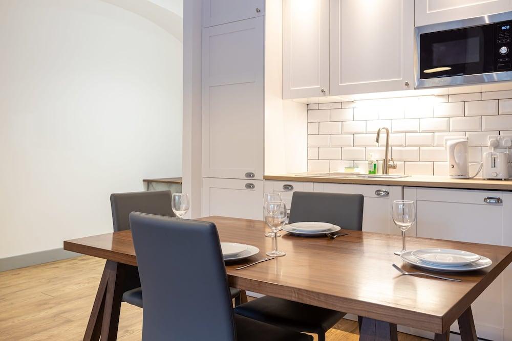 Apartment Close to City Centre and Media City By Pillo Rooms