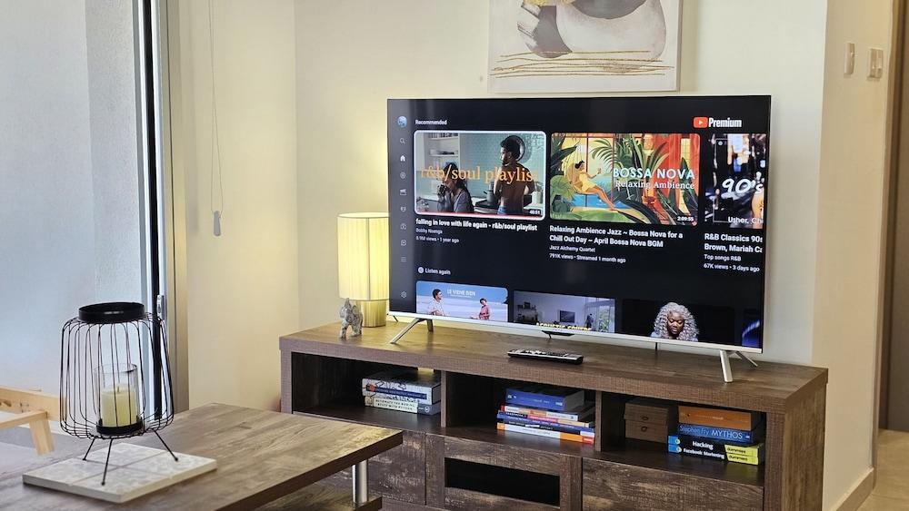 130 LCA -stay Digital Den Apartment