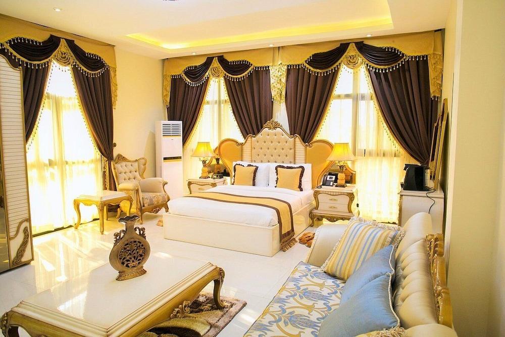 Echelon Heights Hotel