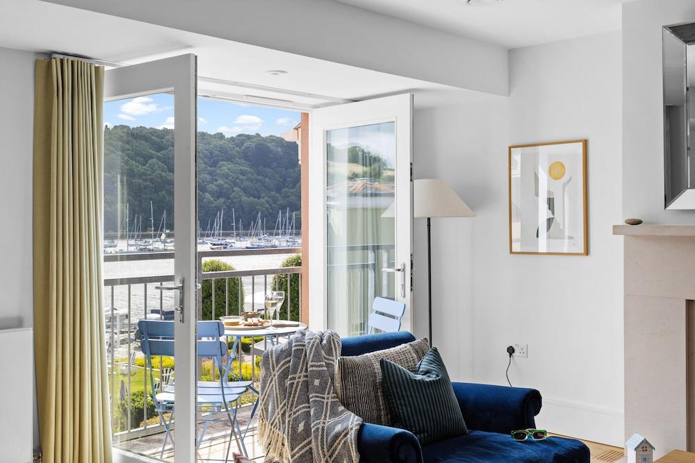 The Masts 37 Dart Marina