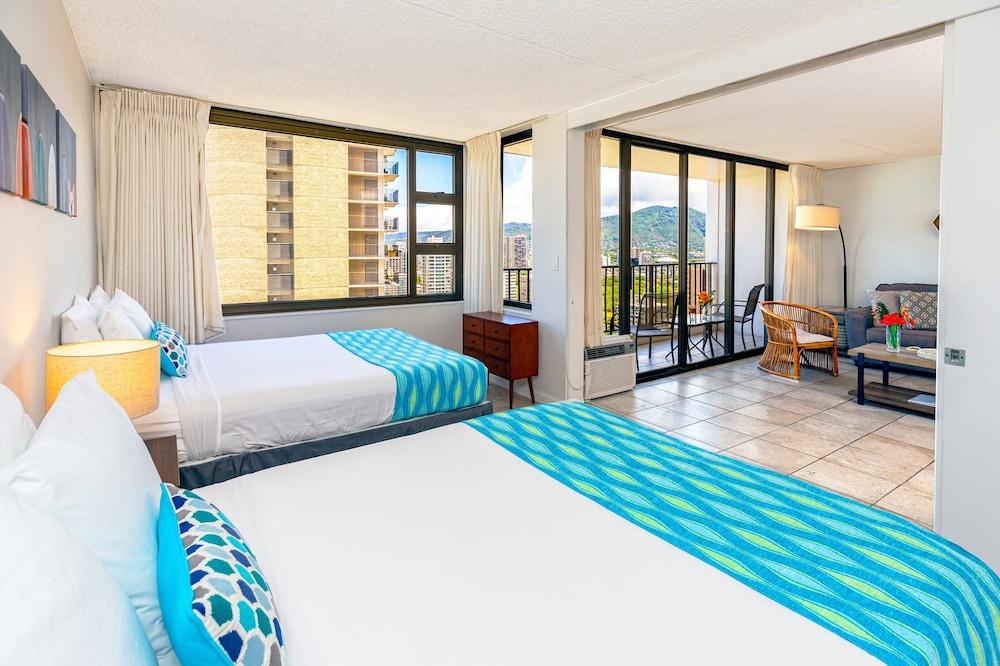 High Floor Ocean View Condo with 2 Double Beds