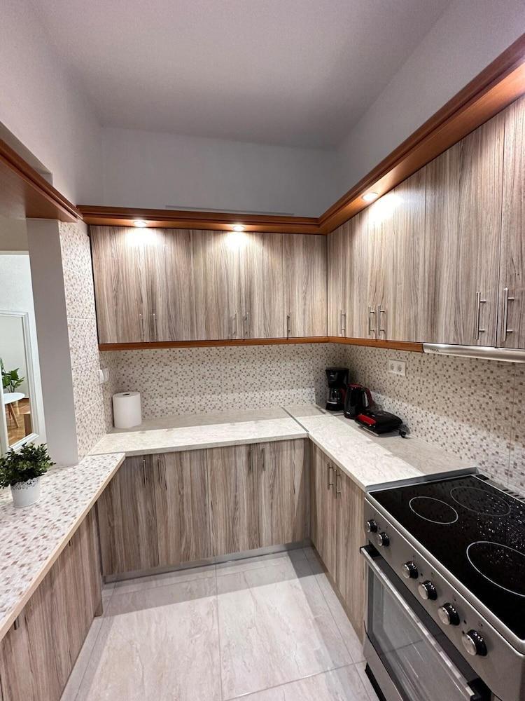 Nature House - At093