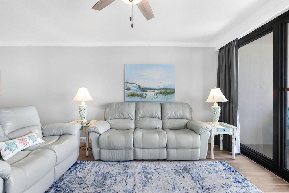 Windward Pointe 303 Ideally Located on 3rd Floor