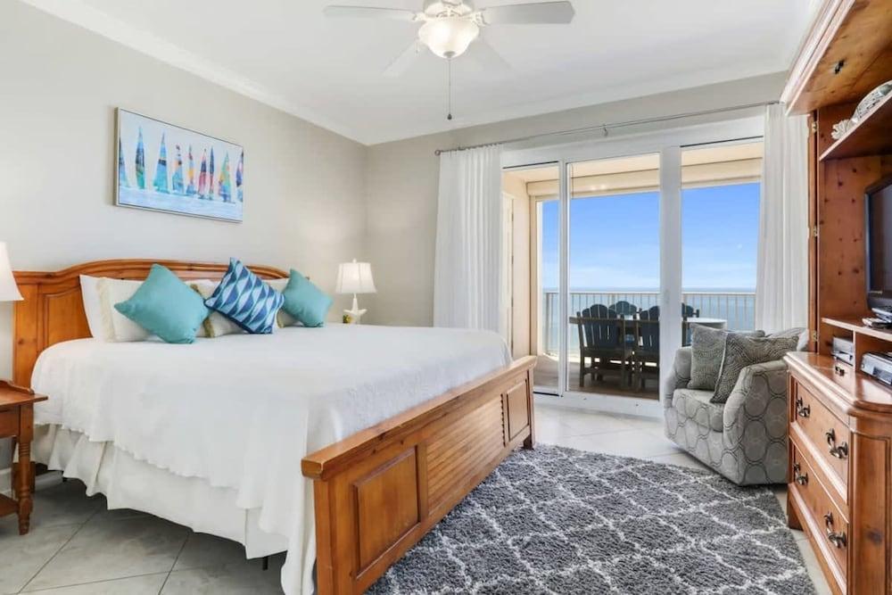 Regency Isle 1008 2 BR 2 1 2 BA Amazing View