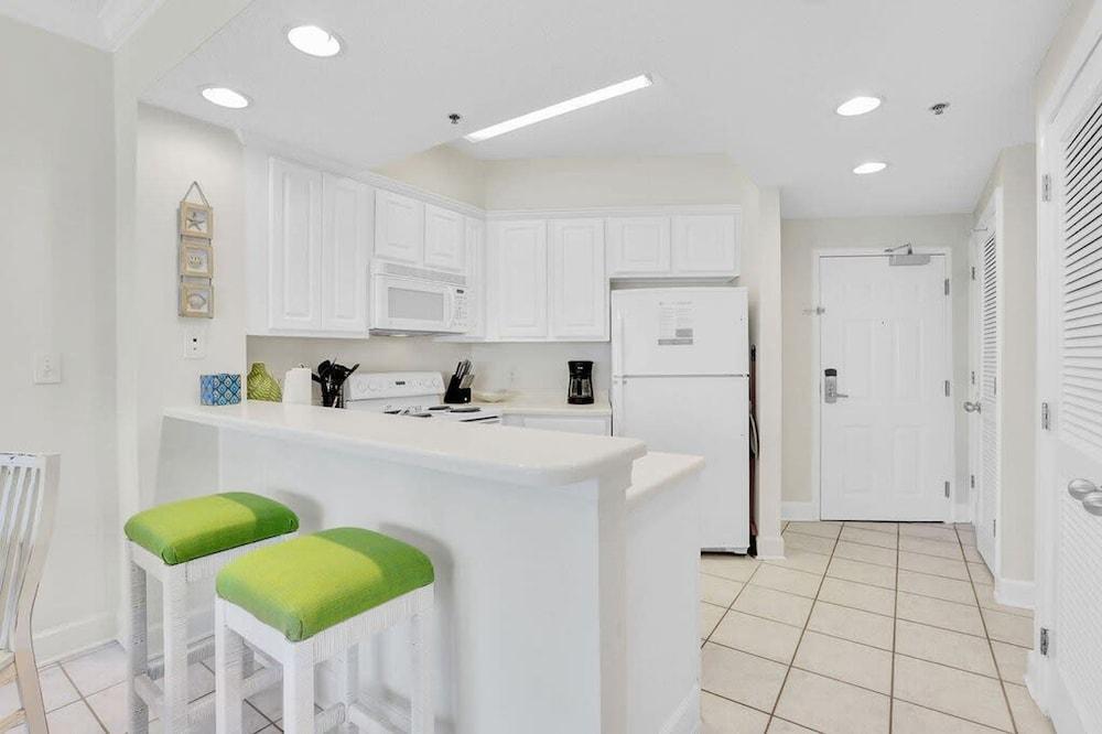 Palm Beach 22D 2 BR 2 5 BA Beach-view