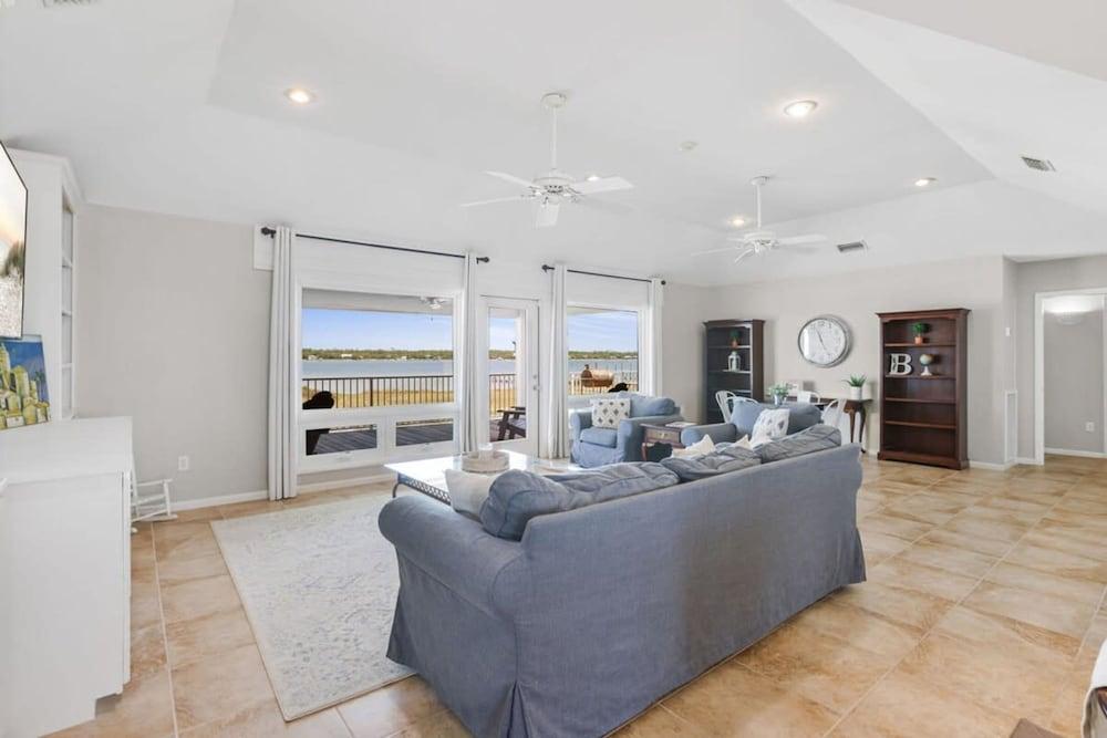 Lagoon Time Beach Home- Elevator Beach Access