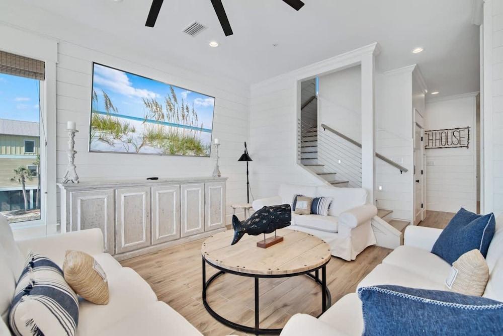 Lil Tip Sea 8 BR Private Pool Elevator Beach