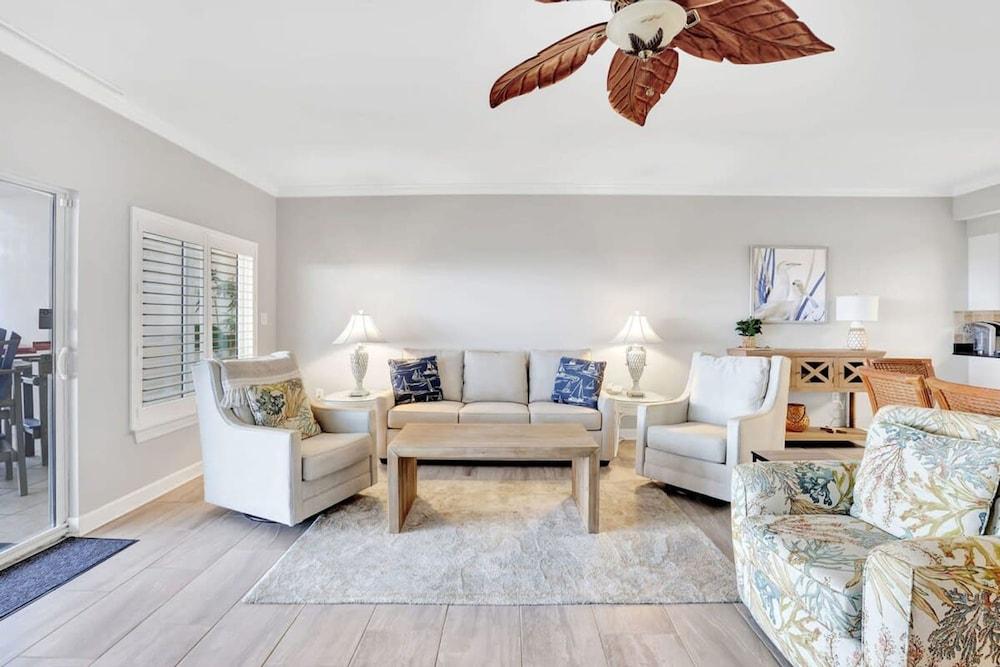 Admirals Quarters 802 Amenities Galore Spacious