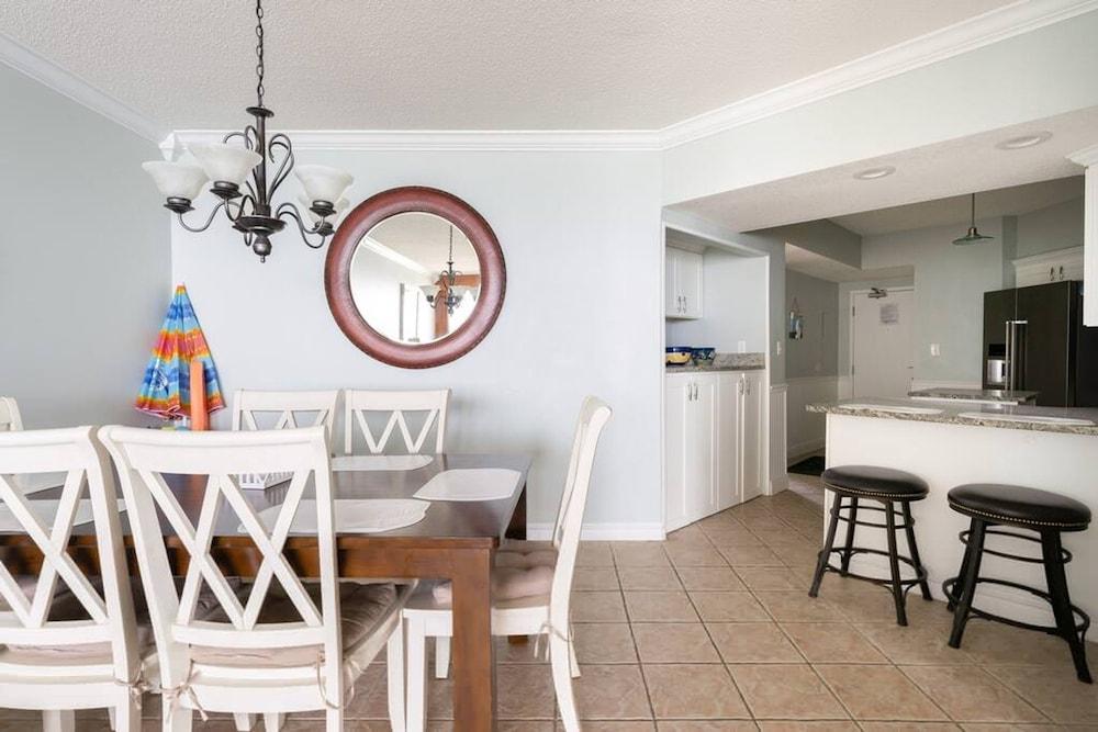 Pelican Pointe1204 3BR 2BA Gulf-front