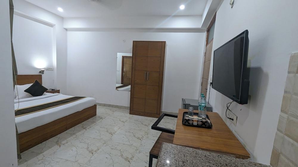 Hotel Prime Chhatarpur
