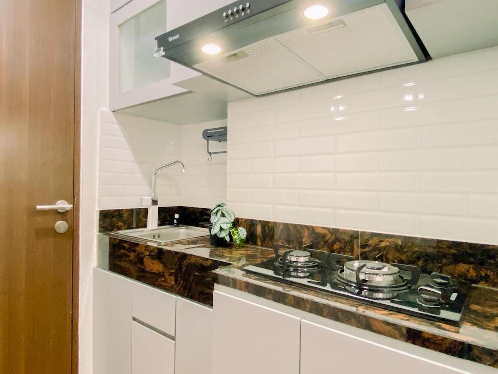 Cozy Studio Apartment At Transpark Cibubur
