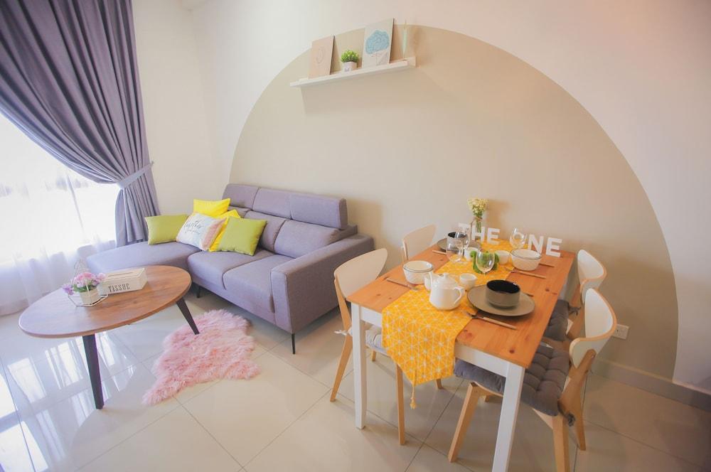 Meridian Medini Cozy Suites By The One