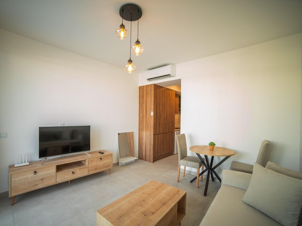 Superfresh Penthouse Studio Apartment With sea View