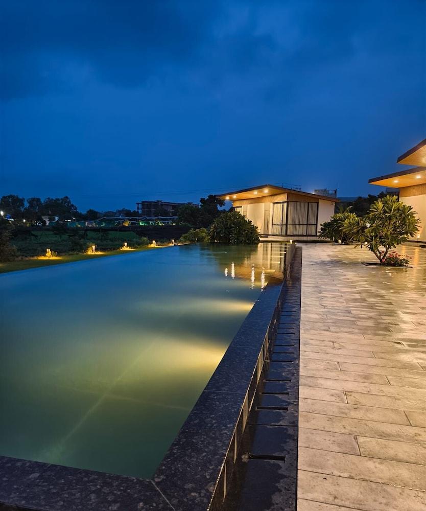 River's Edge By Escape Stays